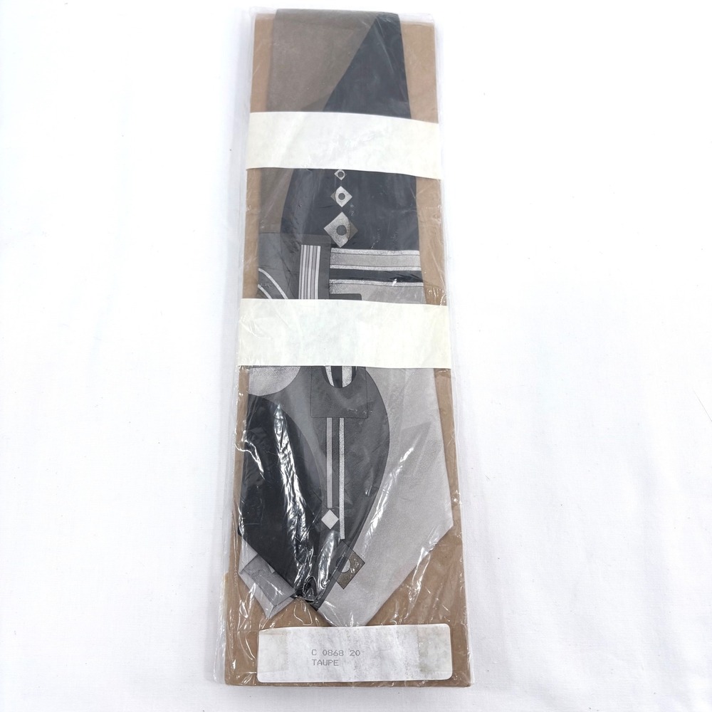 New Vintage Unbranded Silk Tie Taupe Black Geometric Art Deco Pattern‎ Deadstock